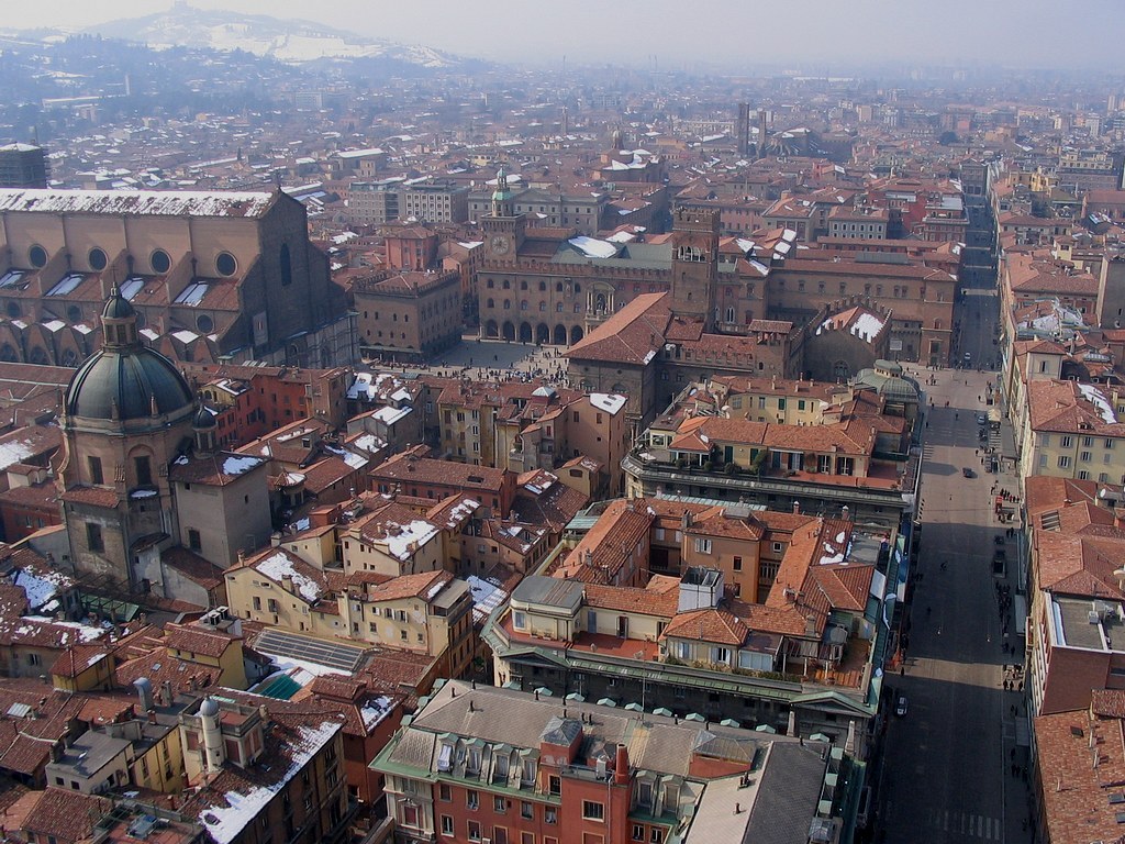 http://virginiomerola.it/wp-content/uploads/2011/07/Bologna.jpg